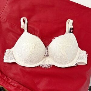 Victoria’s Secret white lace dream angels push-up bra